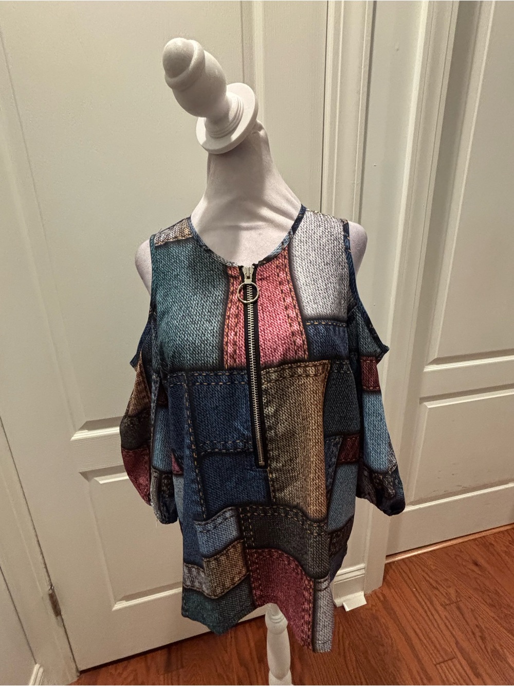 Patchwork Print Cold-Shoulder Zip Front Blouse - Multicolor